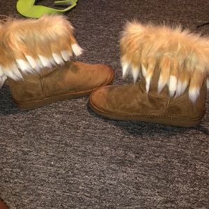 Fur boots